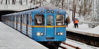 Гладильная доска и газонокосилка. Что теряли пассажиры киевского метро в 2020 году
