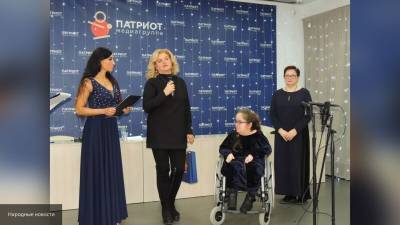 Героев нужно награждать: артистка РФ Ирина Смолина поздравила талантливых детей Петербурга