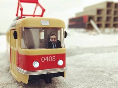 Петербуржцы запустили игрушечный «трамвай Беглова», не дождавшись настоящей линии
