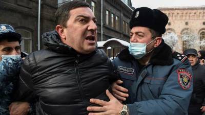 Никол Пашинян - Гегам Манукян - В Ереване оппозиция объявила бессрочный сидячий протест возле правительства: детали - 24tv.ua - Ереван