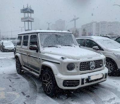 В Киеве заметили роскошный Mercedes (ФОТО)