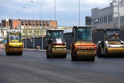 Правительство Петербурга объявило конкурсы на ремонт дорог на 6 млрд