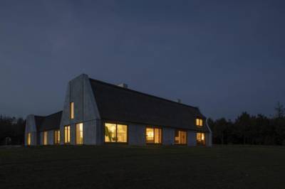 Красота минимализма: в Дании спроектировали уютный и функциональный дом для фермеров – фото