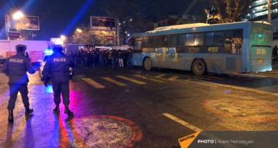 Перекрытие дорог в центре Еревана: в полицию доставлено 17 человек