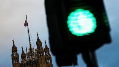 Борис Джонсон - Мишель Барнье - Парламент Британии проголосует по законопроекту о сделке с ЕС 30 декабря - iz.ru - Англия - Лондон - Брюссель - Ляйен
