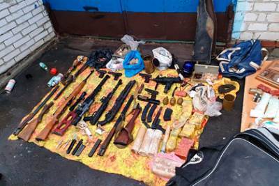 Бандитам из ОПГ «Восьмерочные» добавили срок за хранение оружия и боеприпасов