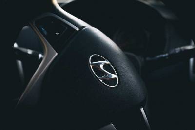 Hyundai временно приостанавливает поставки авто в Россию