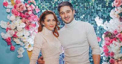 Наталья Денисенко в лифе взбудоражила воображение страстным фото с мужем