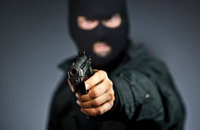 Неизвестный в маске застрелил 30-летнюю женщину у станции метро Новые Черемушки