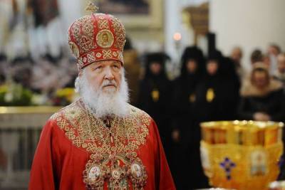Патриарх Кирилл призывает священников закупать свечи только у предприятия РПЦ