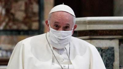 Папа римский призвал помогать нуждающимся во время пандемии