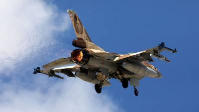 СМИ: ПВО Cирии отражают израильскую атаку в провинции Хама