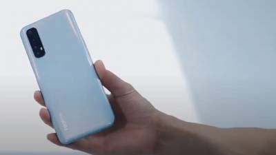 Компания Realme выпустила в Тайване два новых смартфона 5G с OLED-панелью