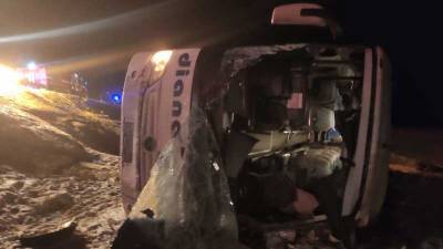 Рейсовый автобус перевернулся под Рязанью: есть погибшие и раненые (ФОТО)