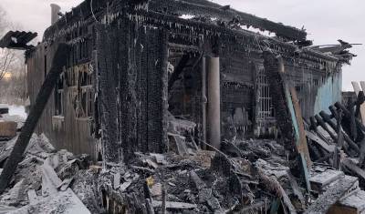 При пожаре в частном доме под Тюменью погибла семья из четырех человек