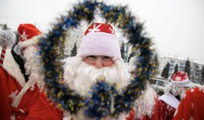 В Тюмени в новогодние праздники доставлять продукты пенсионерам будут Деды Морозы
