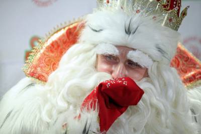 Роспотребнадзор советует петербуржцам дезинфицировать подарки от Деда Мороза