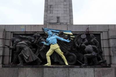 В Киеве достали из чулана идею отдельного памятника украинцам в...