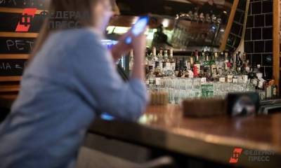 На бары Петербурга наложат новые ограничения из-за коронавируса