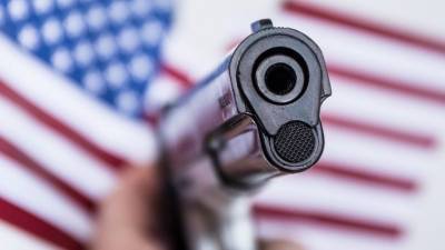 Полицейский застрелил безоружного афроамериканца и попытался это скрыть — видео - 5-tv.ru - США - шт. Огайо - Колумбус