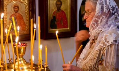Патриарх Кирилл напомнил, что свечи нужно покупать только у РПЦ