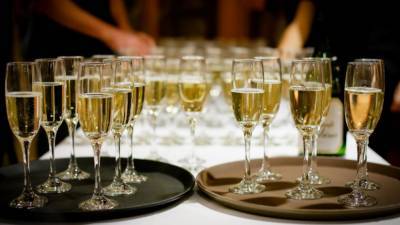 Продажи шампанского в декабре рухнули на 38%
