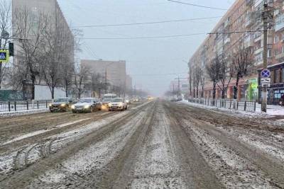 В Туле улицы расчищают от снега в усиленном режиме