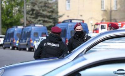 В Киеве неизвестный устроил взрыв возле ресторана на Оболони