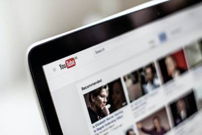 Совфед одобрил возможность блокировки YouTube и Facebook за цензуру