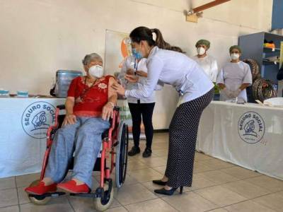 В Коста-Рике стартовала вакцинация от коронавируса