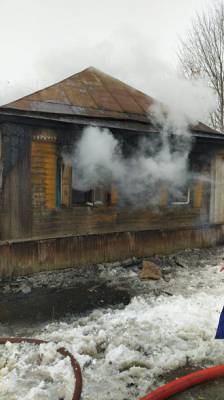 В Чертковском районе при пожаре погибли две малышки, их мать и еще двое детей спасены