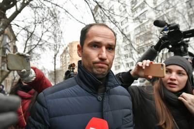 Футболиста Романа Широкова приговорили к 100 часам работ за нападение на судью