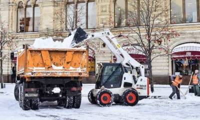 В Москве ликвидируют последствия снегопада, задействовано 9,5 тыс. единиц техники