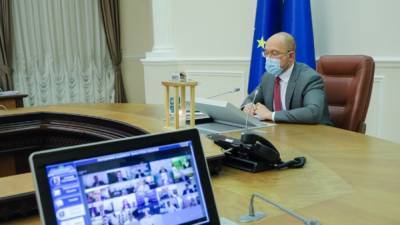 Сколько Денис Шмыгаль заработал за 2020 год: зарплата премьер-министра Украины