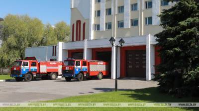 При пожаре на территории бывшей воинской части в Быхове погибли два человека