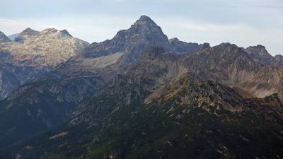 Гора Хохфогель в Альпах треснула на две части