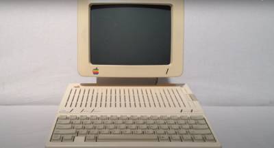 Уникальный компьютер Apple II Стива Возняка продали на аукционе за 500 тысяч евро, фото