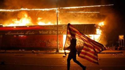 Пентагон предрекает массовые беспорядки и введение военного положения в США