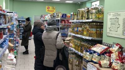 Сахар и подсолнечное масло перестали дорожать в Петербурге