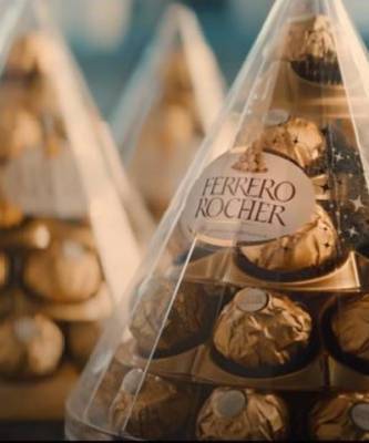 Цените людей: Ferrero Rocher показали новогодний мини-фильм