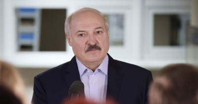 Лукашенко заявил о задержании террористической группы, которая "везла тоннами оружие" якобы через Украину