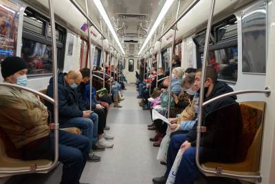 Две станции метро изменили режим работы из-за выходного дня 31 декабря в Петербурге