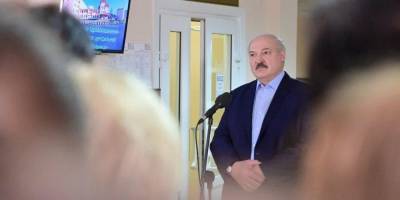 Лукашенко заявил, что группа террористов «тоннами ввозила оружие» в Беларусь через Украину