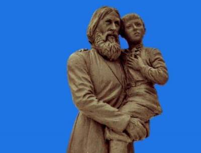 В Петербурге требуют установить памятник Григорию Распутину: он мешал революционерам, которые хотели свергнуть императора