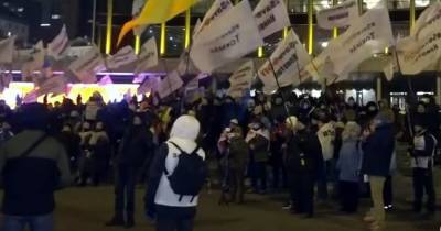 "Квартал 95" высмеял протесты ФОПов под стенами дворца "Украина" (видео)