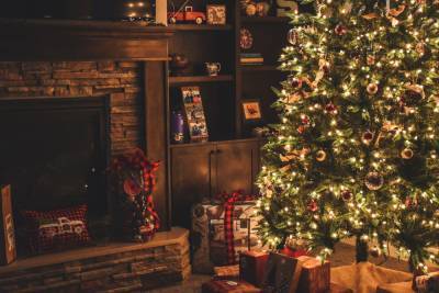 Как ухаживать за новогодней елкой, чтобы она простояла долго: 6 полезных советов