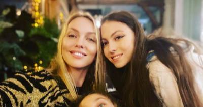 Оля Полякова восхитила нежным семейным фото с дочерьми