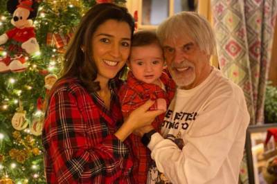 Семья Берни Экклстоуна поздравляет с Рождеством