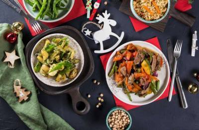 Рестораны и супермаркеты готовят блюда на новогодний стол – сколько стоит заказ