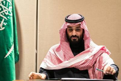 Саудовский принц получил первую в королевстве вакцину от COVID-19